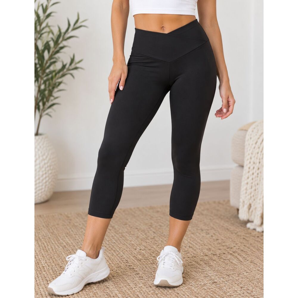 Aerie OFFLINE Black Crossover Capri Leggings Women’s Medium High Rise